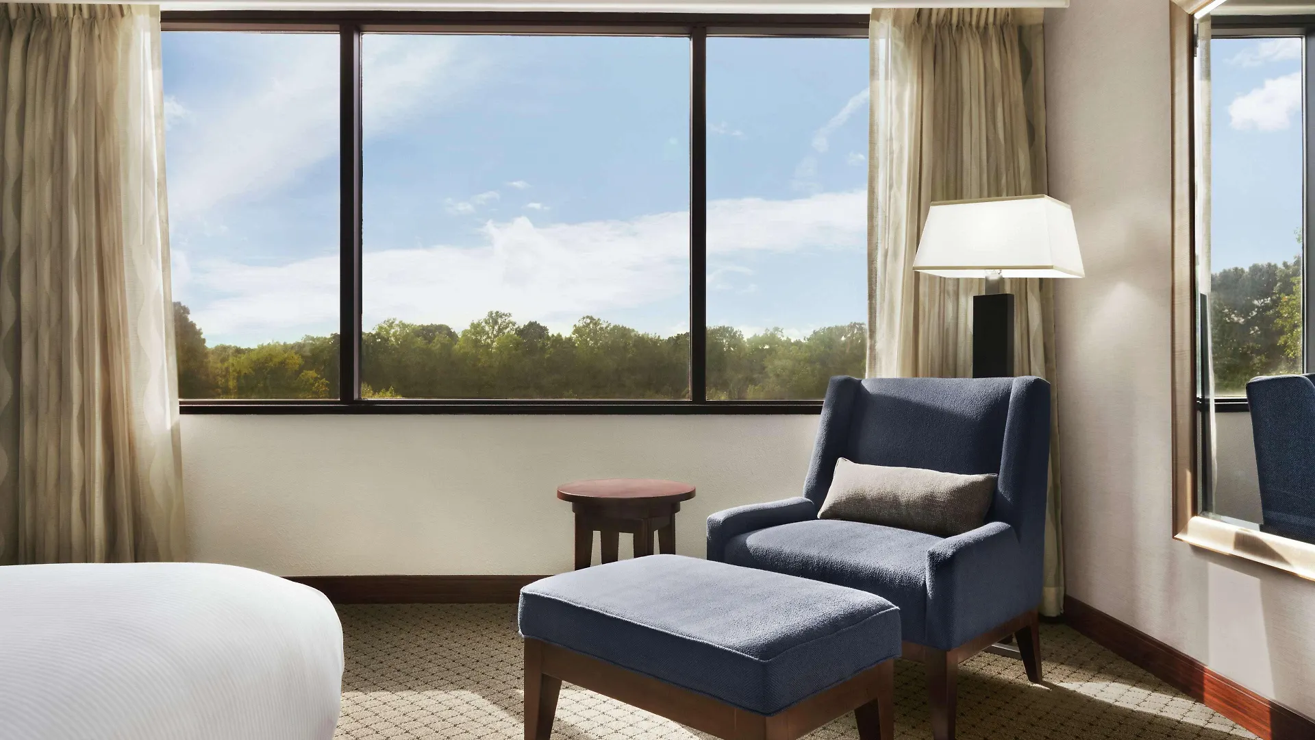 Doubletree By Hilton South Charlotte Tyvola Hotel