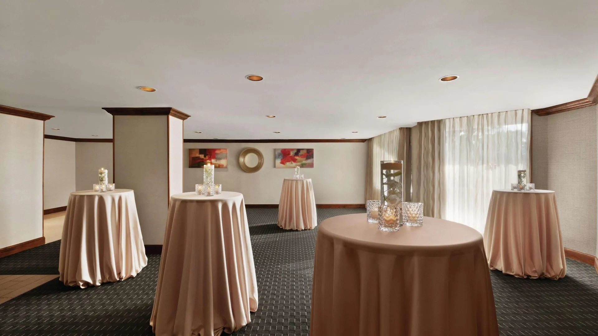 Doubletree By Hilton South Charlotte Tyvola Hotel