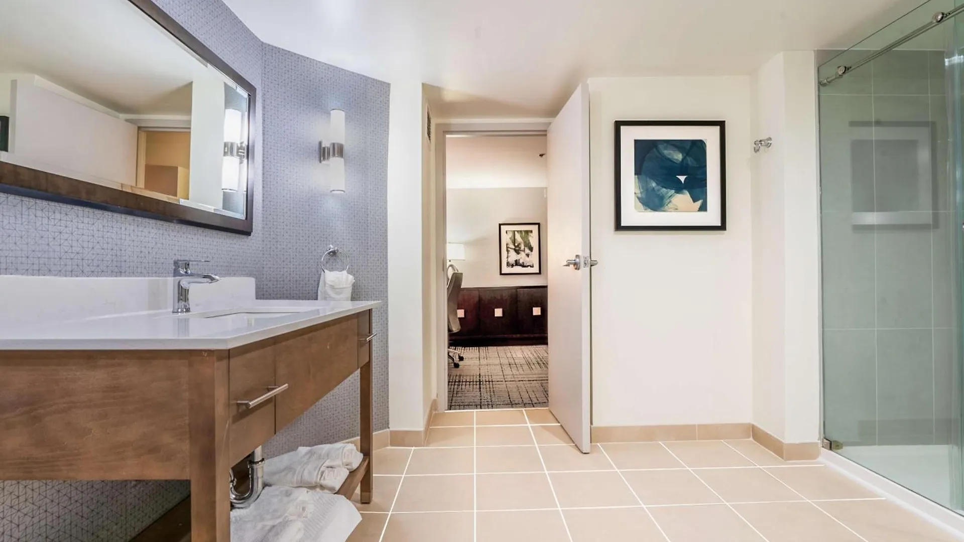 Doubletree By Hilton South Charlotte Tyvola Hotel