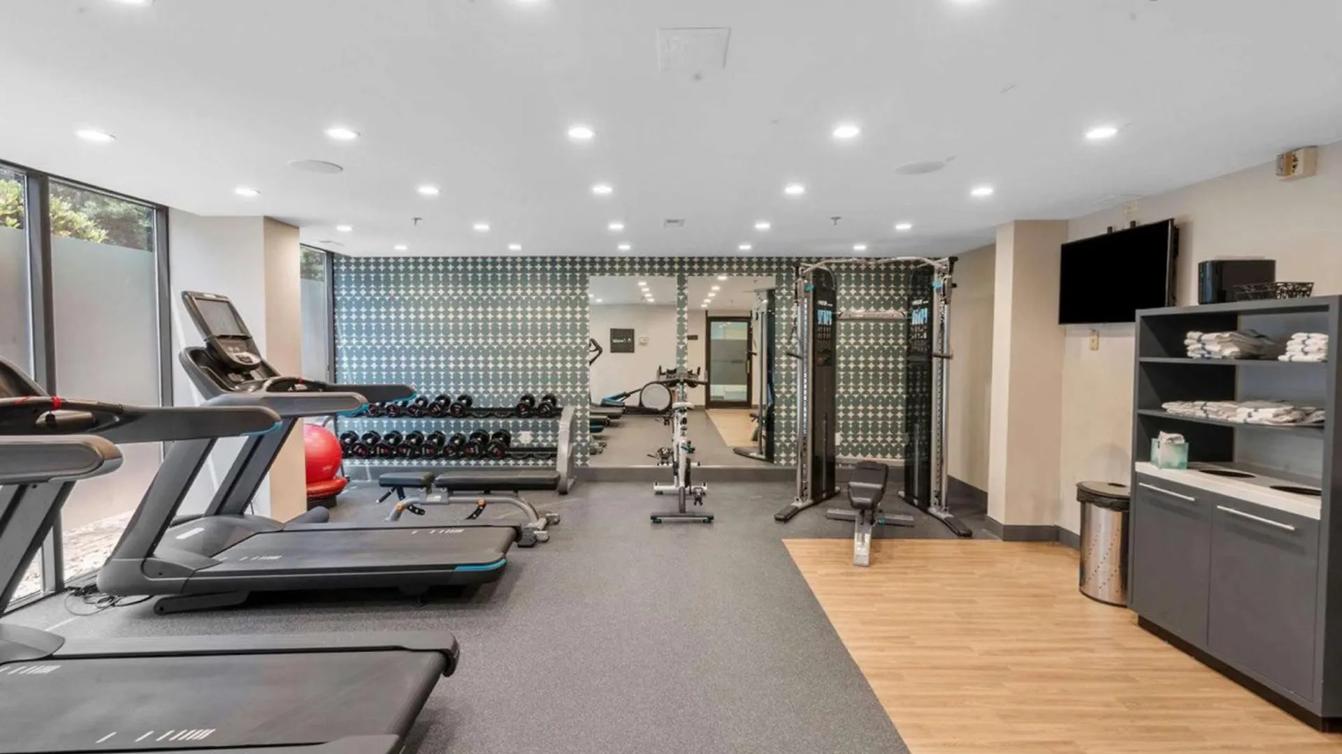 Doubletree By Hilton South Charlotte Tyvola Hotel