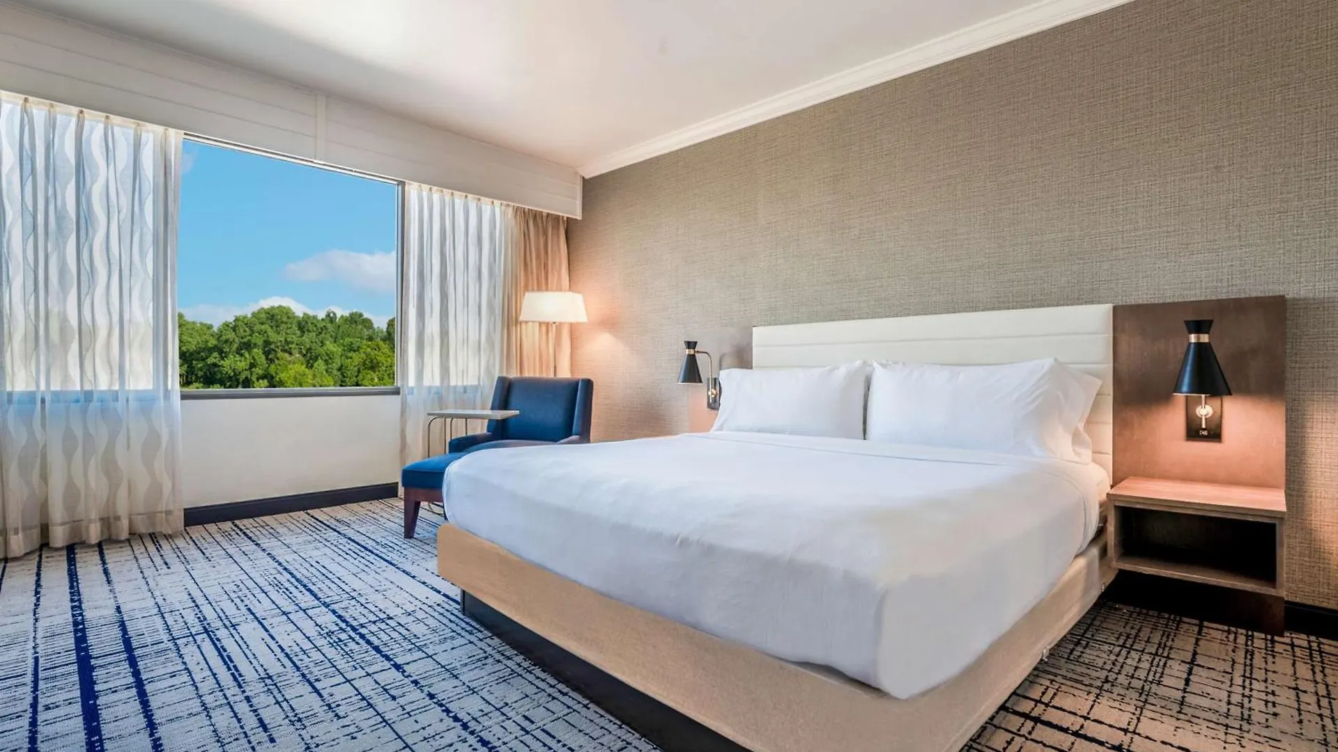 Doubletree By Hilton South Charlotte Tyvola Hotel