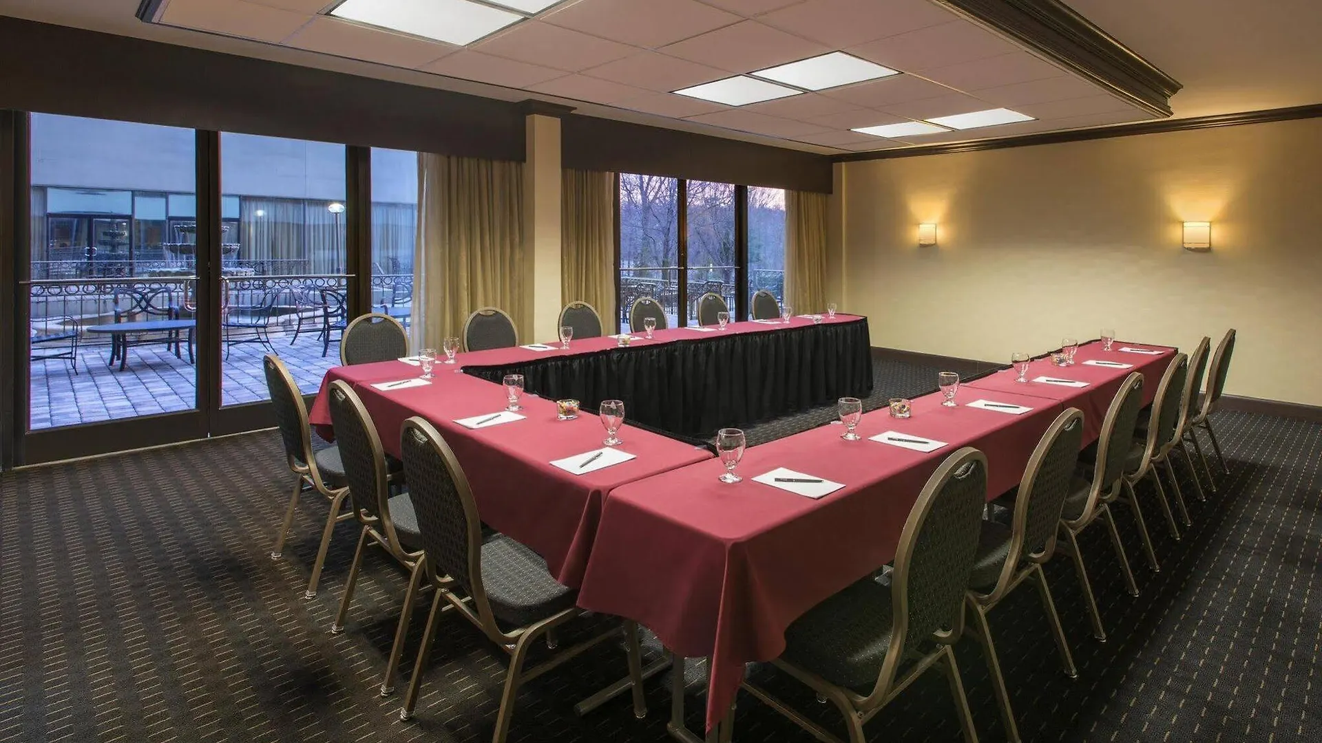 Doubletree By Hilton South Charlotte Tyvola Hotel